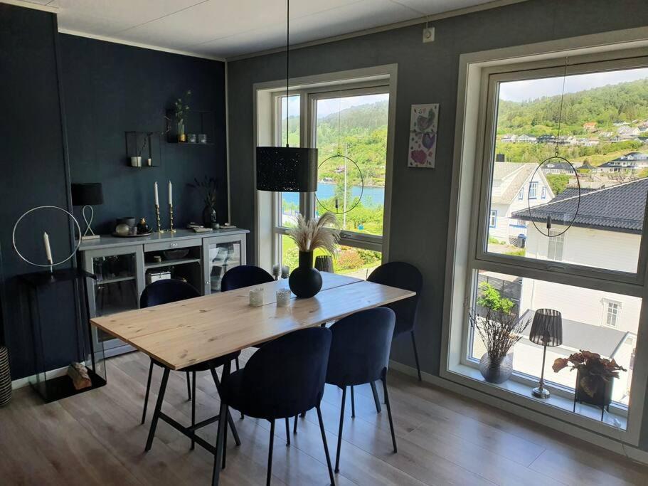 Nydelig Leilighet- Solrik/2 Balkonger Apartment *