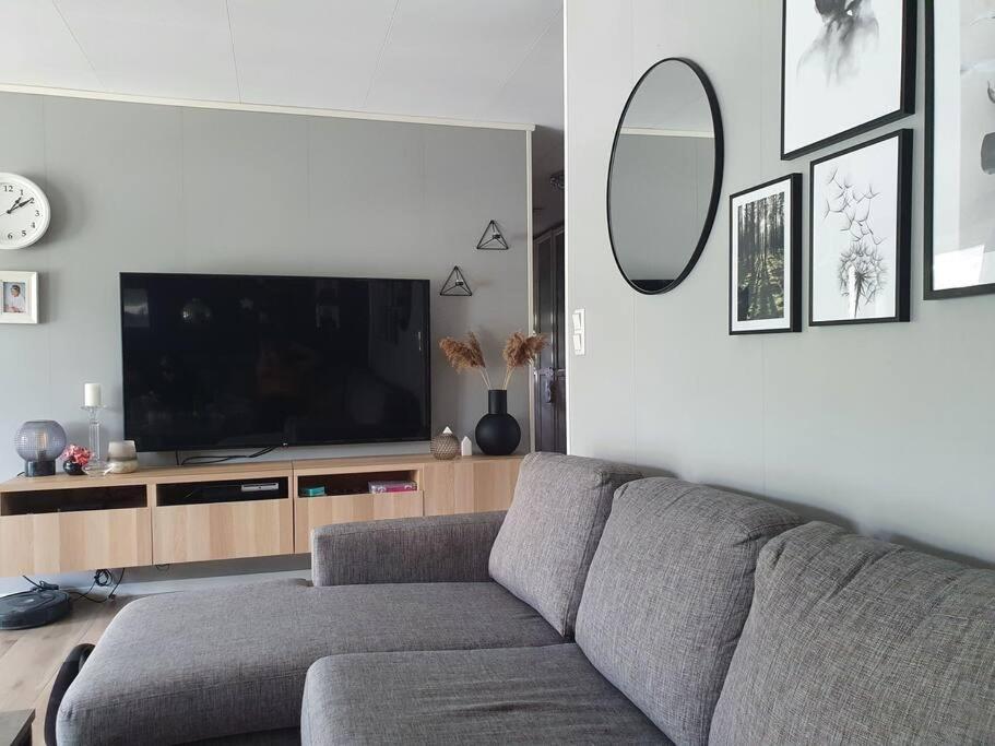 Apartment Nydelig Leilighet- Solrik/2 Balkonger