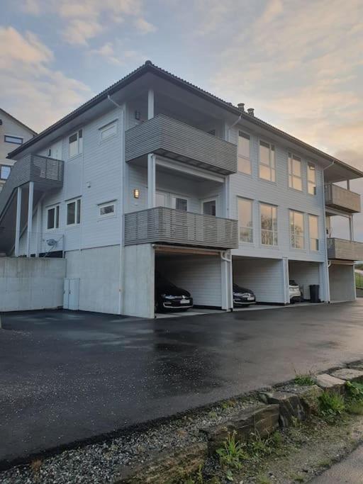 Apartment Nydelig Leilighet- Solrik/2 Balkonger Seim (Alver)