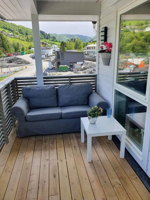 Apartment Nydelig Leilighet- Solrik/2 Balkonger