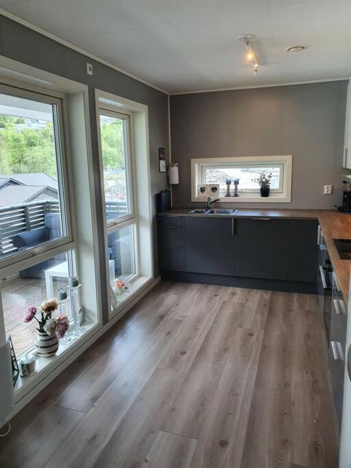 Nydelig Leilighet- Solrik/2 Balkonger Apartment Seim (Alver)